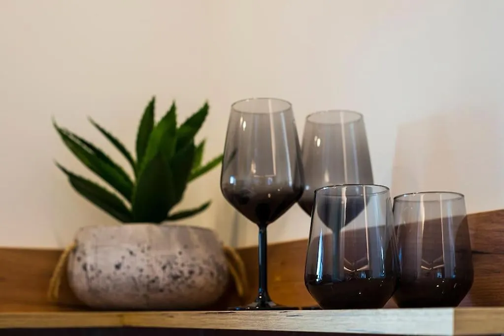 Wanderer, Nilie Hospitality Mgmt Apartment Salonic